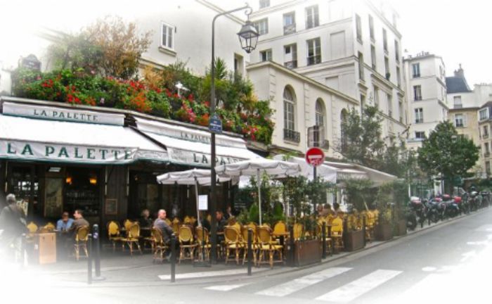 Popular café on Rue de Seine